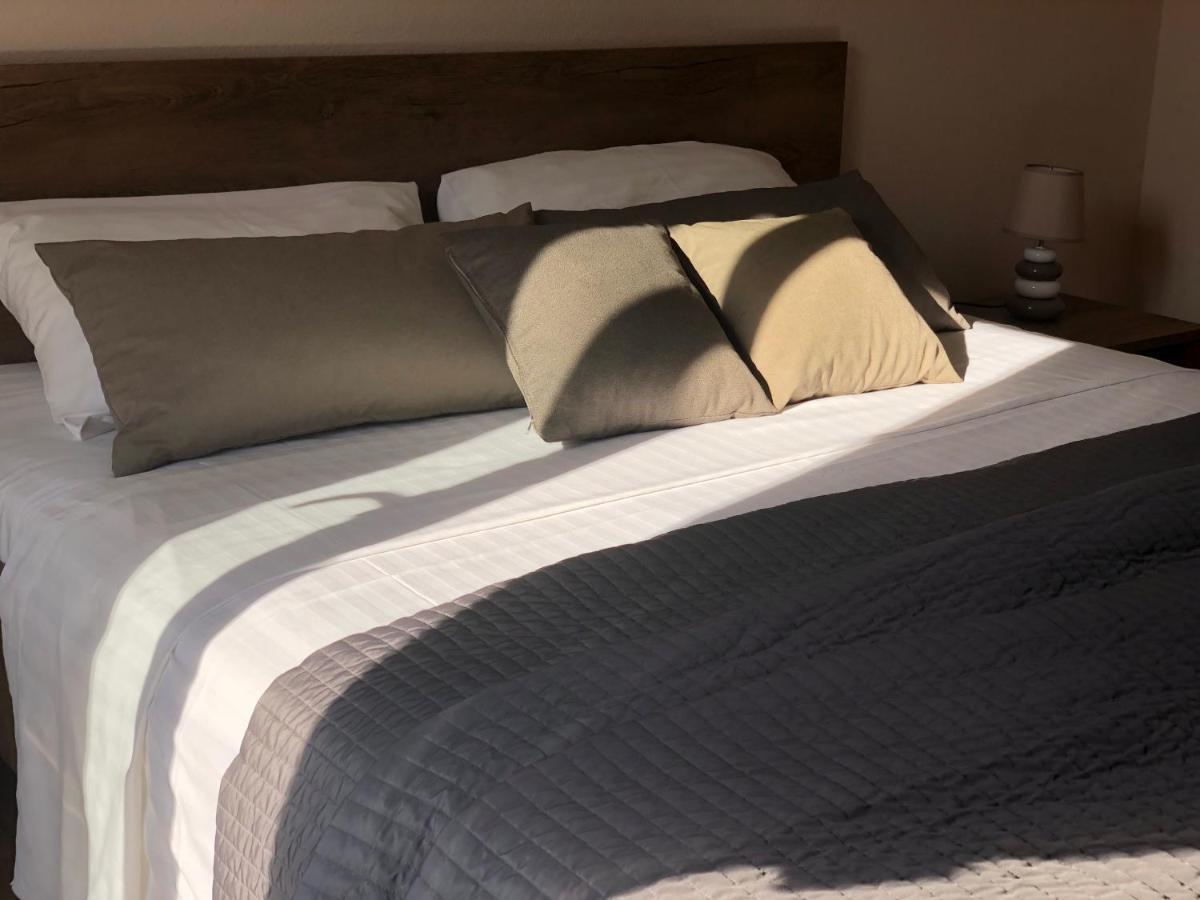 Bed & Breakfast Kurtic Supetar Bagian luar foto
