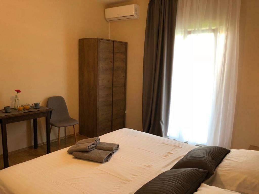 Bed & Breakfast Kurtic Supetar Bagian luar foto