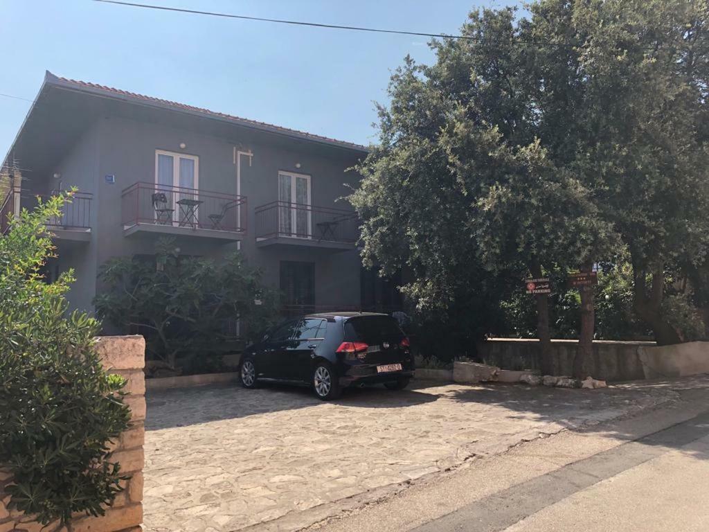 Bed & Breakfast Kurtic Supetar Bagian luar foto